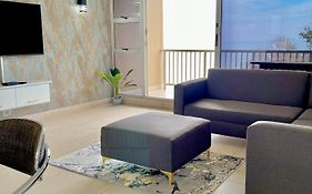101 Camarque - 3 Bedroom Beachfront Apartment In Umdloti - 180 Degree Sea Views