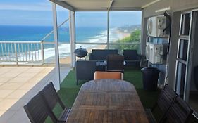101 Camarque - 3 Bedroom Beachfront Apartment In Umdloti - 180 Degree Sea Views